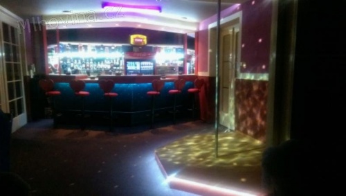 Hledáme dívky, ženy, maminky 