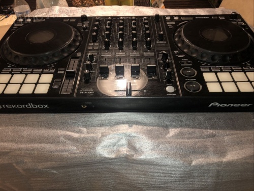 Prodám Zcela nový Pioneer DDJ-1000 DJ ovladač pro Rekordbox skladem