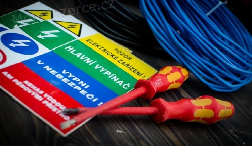 AUTOELEKTRIKÁŘ Bavorsko, 22€/hod. + zálohy AUTOELEKTRIKÁŘ Bavorsko, 22€/hod. + zálohy