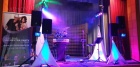Dj + zpěvačka ,hudební skupina,tanec v mlze