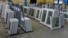 Plastové okno 90x50 zlatý dub
